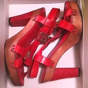 Gianni Bini Red Strappy Sandals Clog Buckle Up 8.5